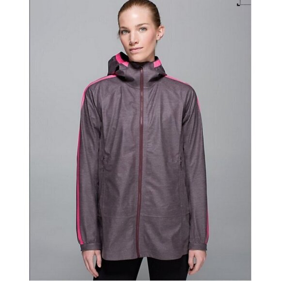 💕LULULEMON💕 The Drizz Jacket ~ Black Cherry 8 - Picture 1 of 16